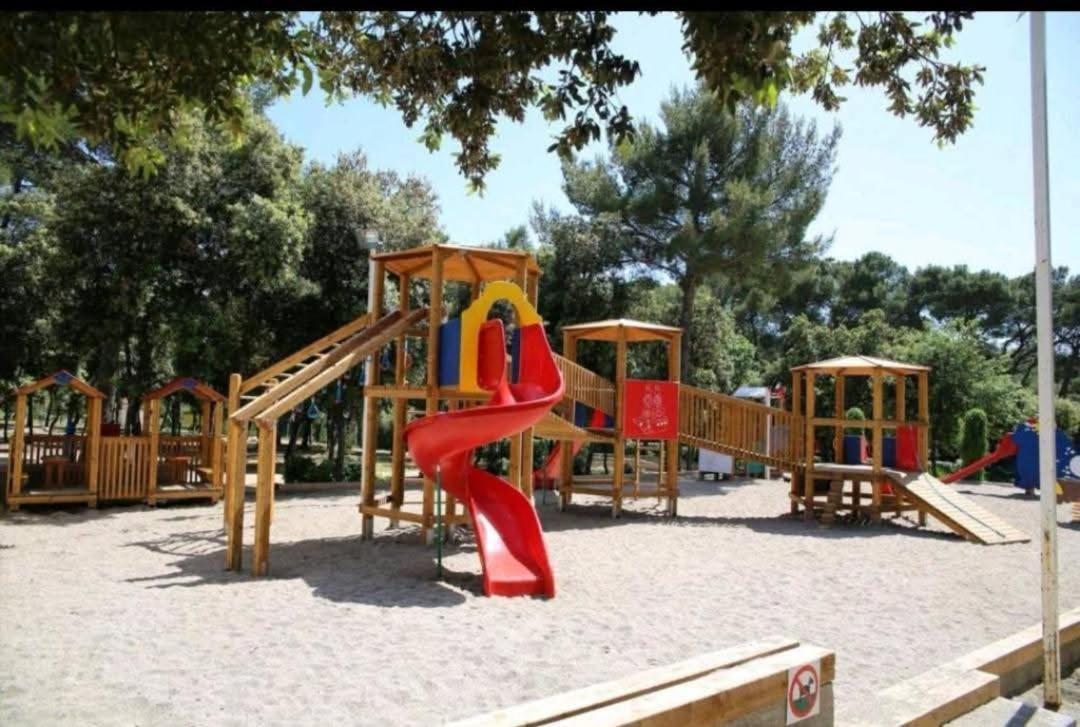 Apartments Slavica Трогір Екстер'єр фото